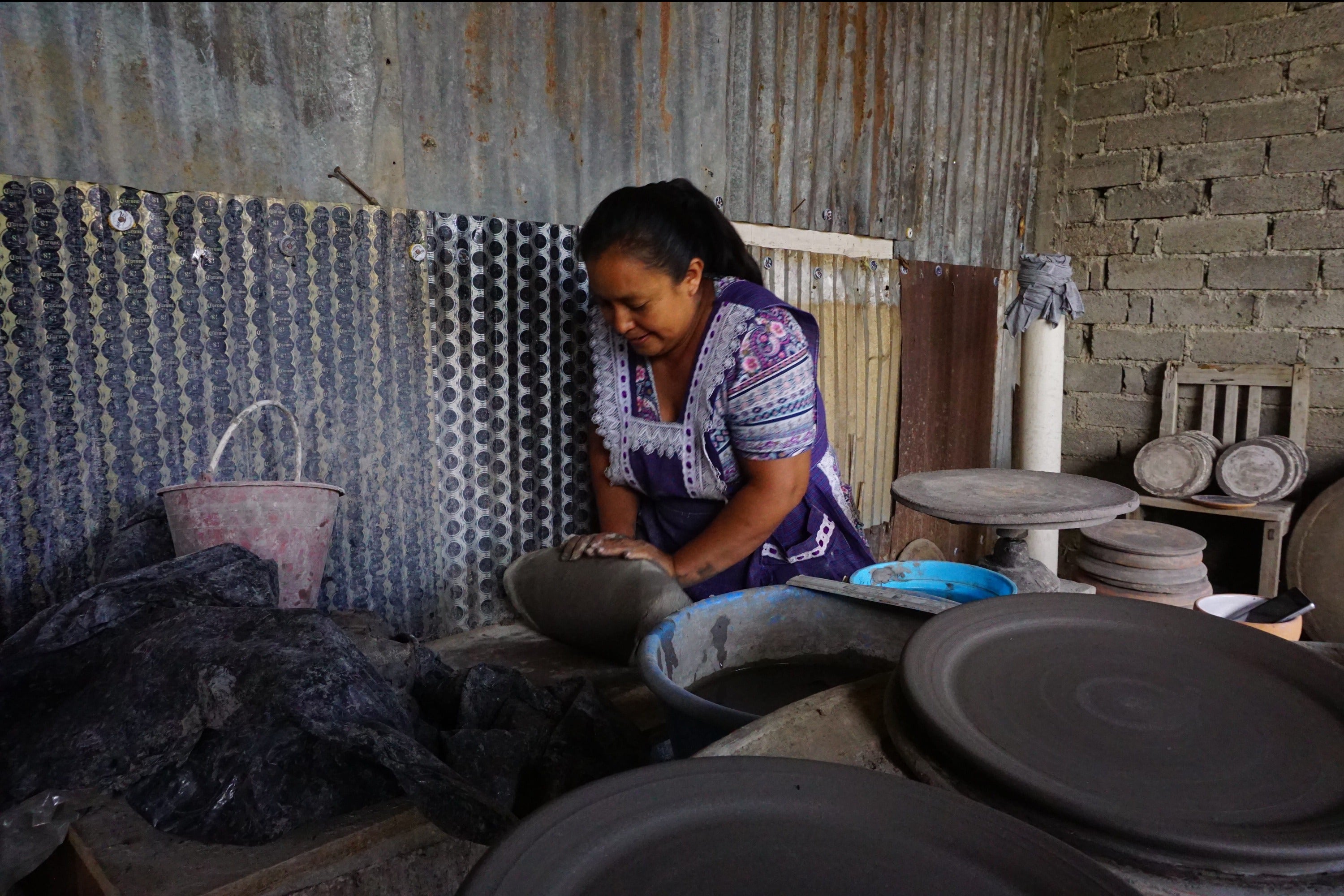 Amasando barro Francisca