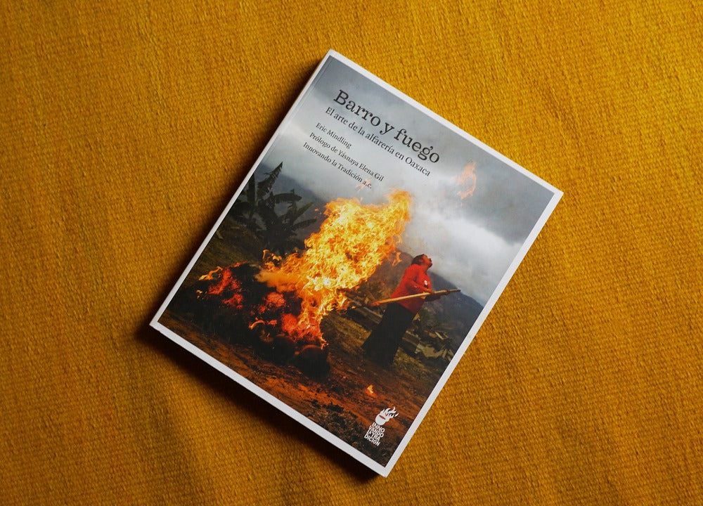 Libro Barro y Fuego inglés